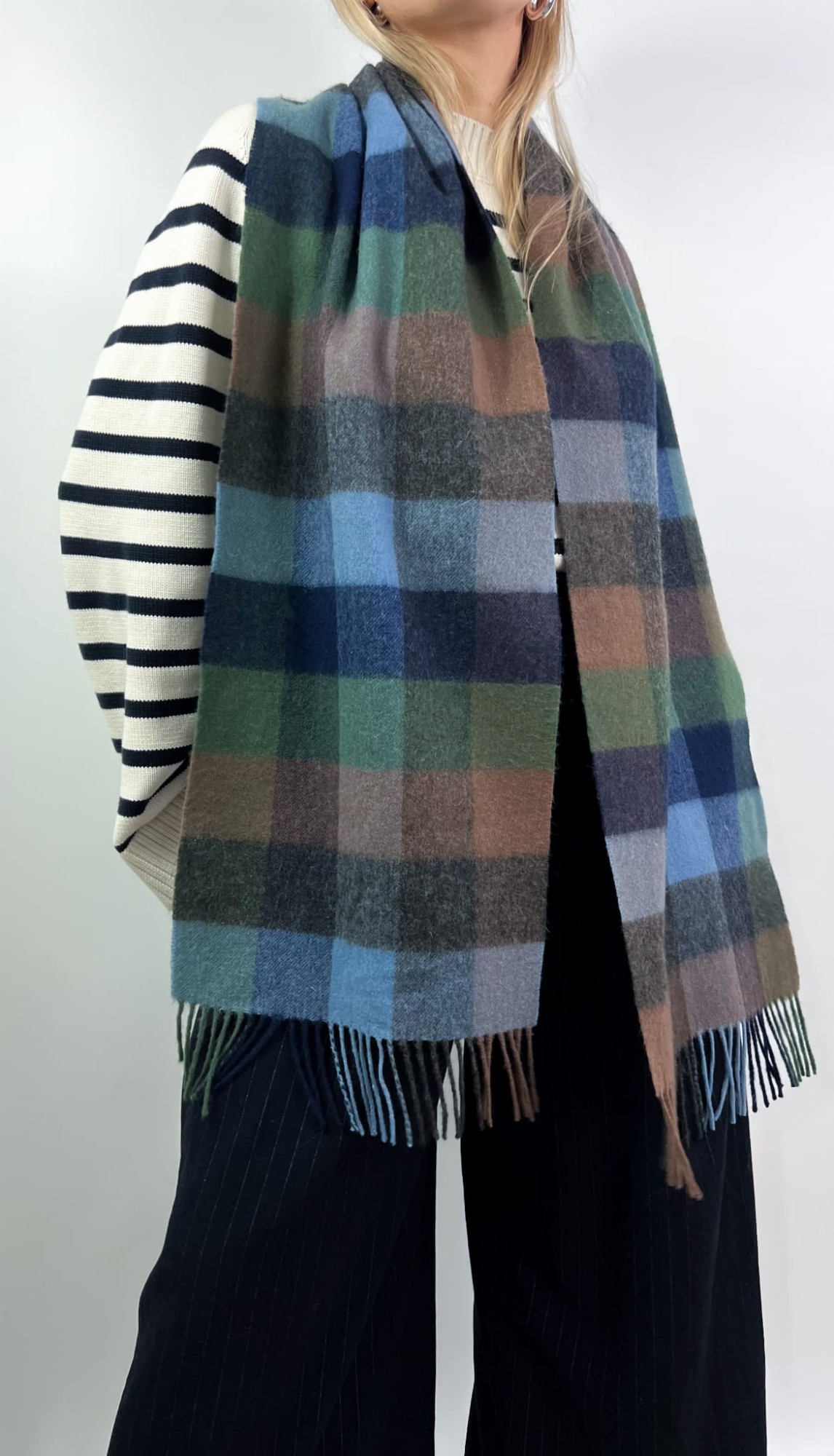 MONTECRISTO szalik w kratkę 100% wełna 