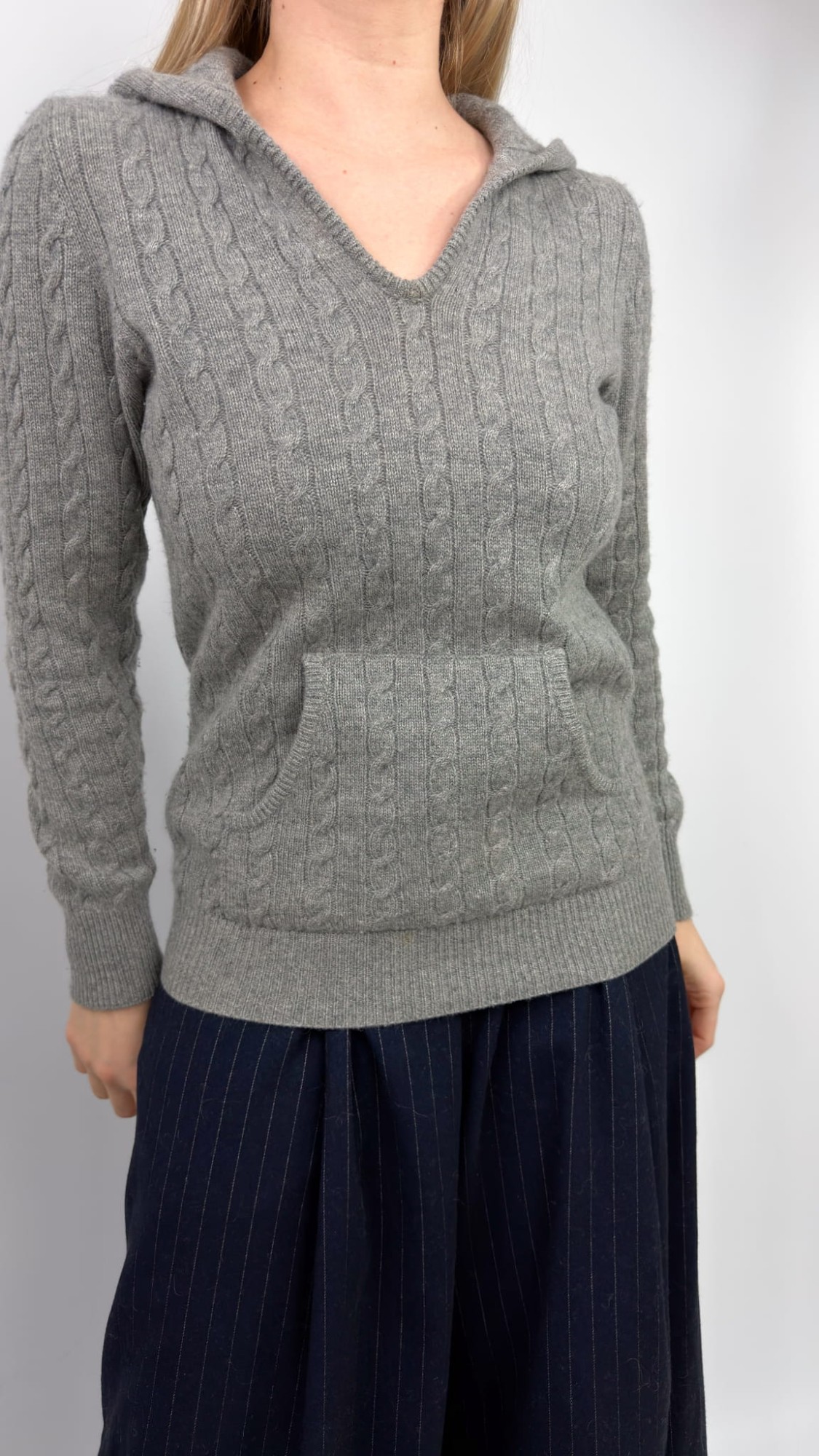 Nonna Betta sweter z kapturem 100% kaszmir 