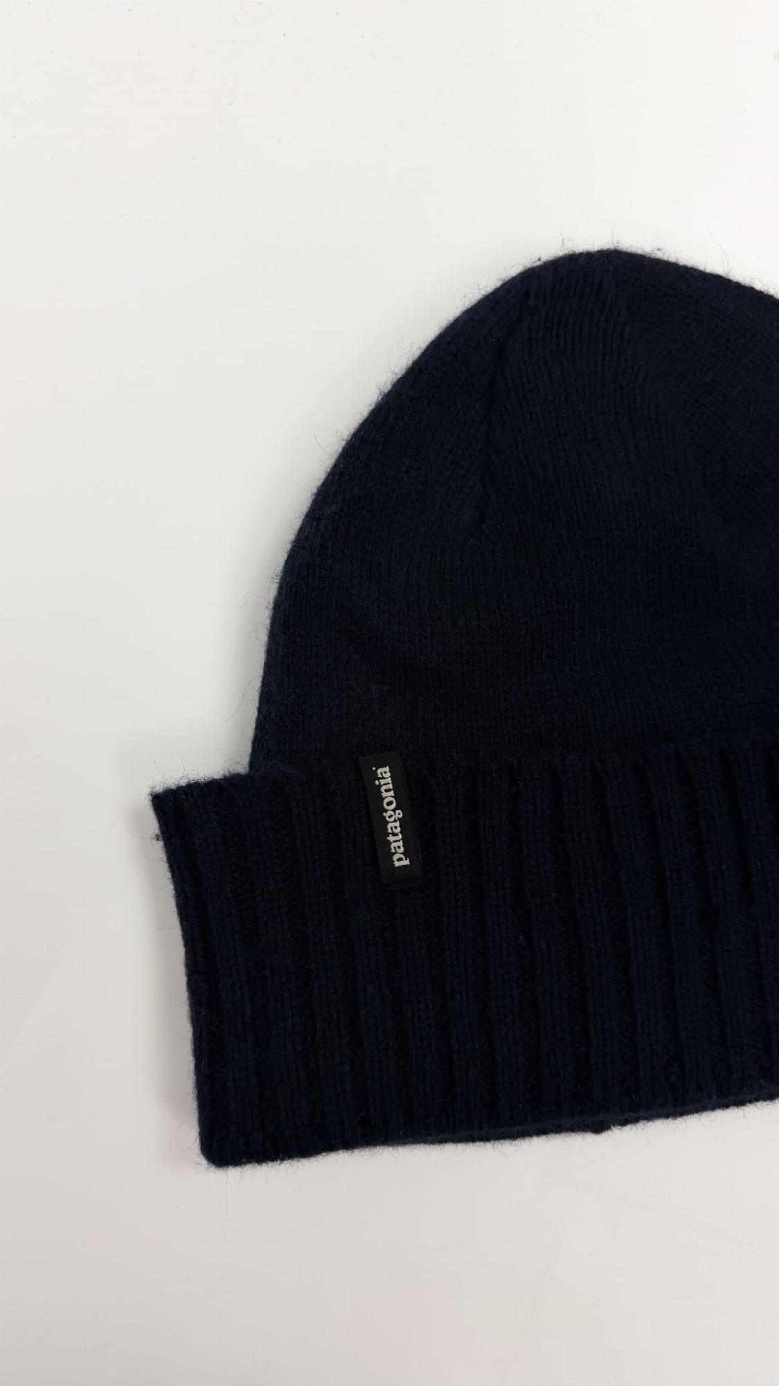 Patagonia czapka granatowa wełna 