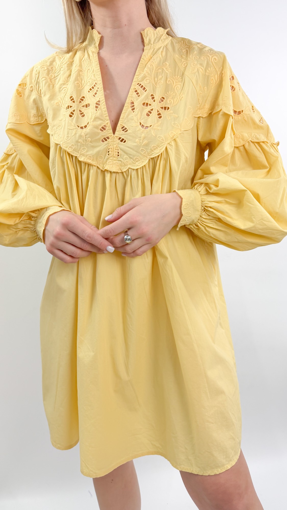 Lindex żółta sukienka z haftem 