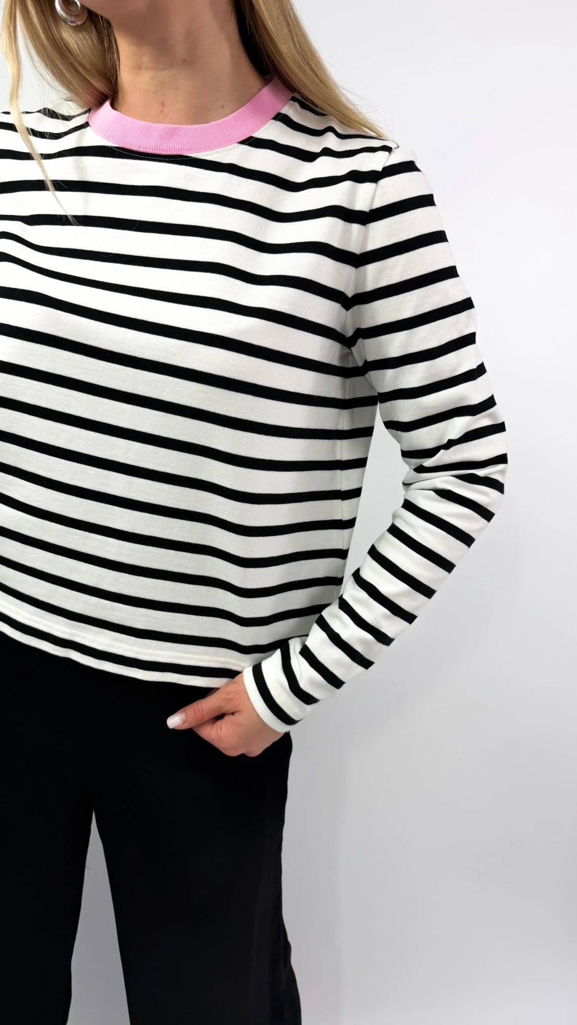 COS longsleeve w paski z różowym kołnierzykiem 